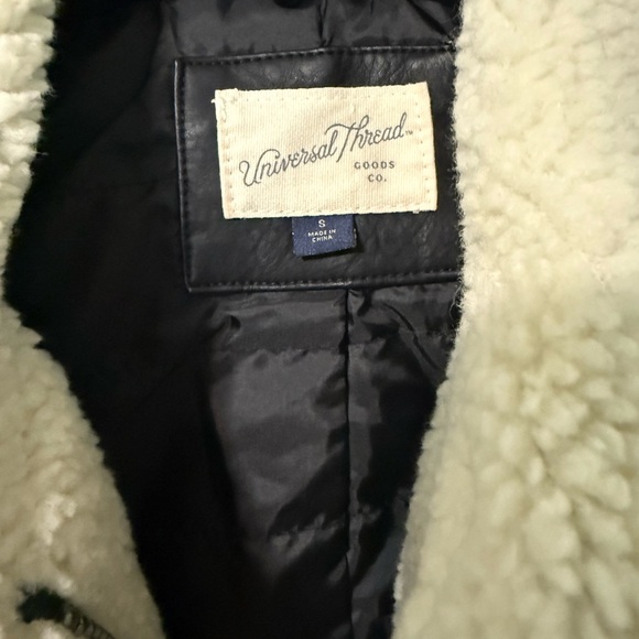 Like New Universal Thread Women's Black and Cream Bomber Jacket - Picture 2 of 4